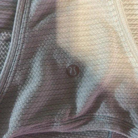 Lululemon super light crop - Picture 2 of 5